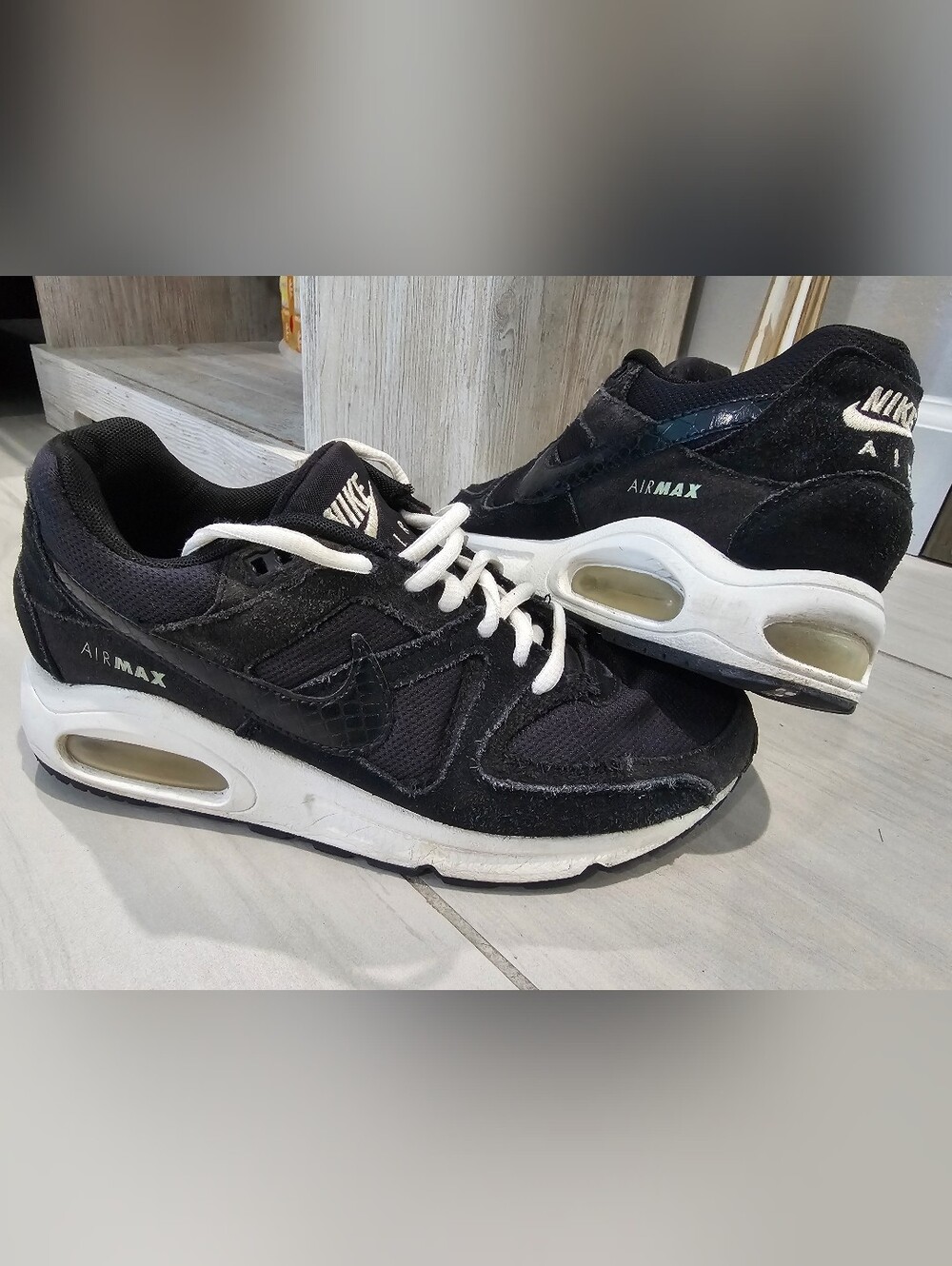 Nike Air Max Women's Black White Sneakers Size 8.5
